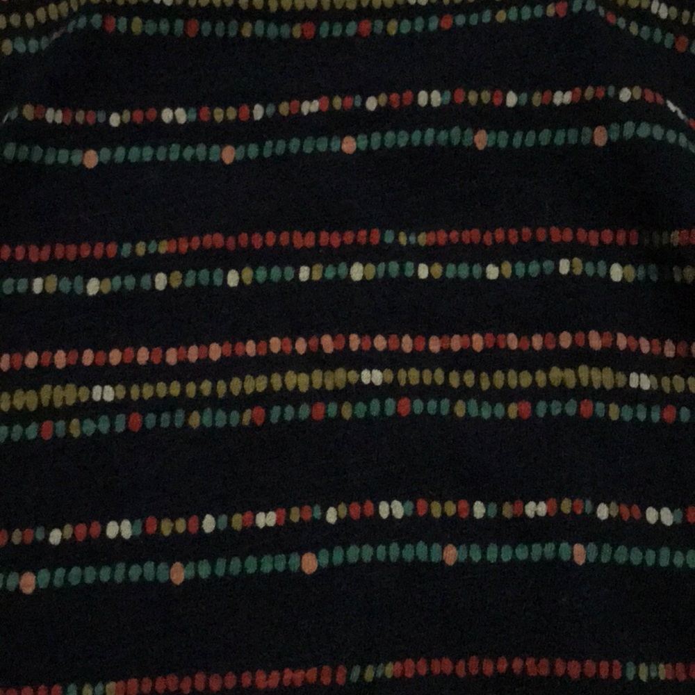 Patterned V Neck - Picture 3 of 3